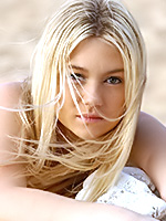 Go to Cute Beach Play Free Pictures Gallerie