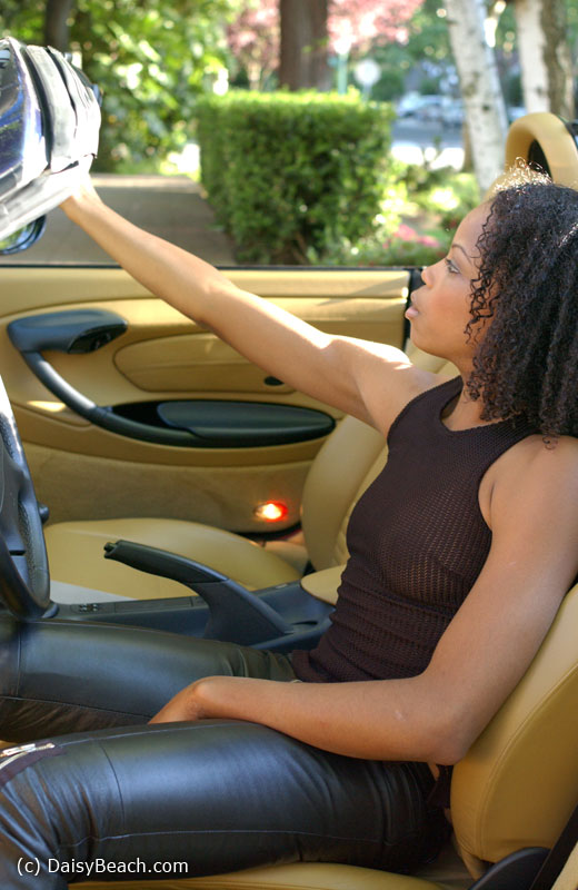 Car Woman &raquo; Daisy Beach Free Nude Pictures