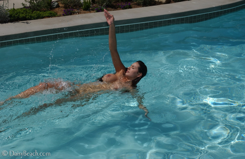 Backyard Mermaid &raquo; Daisy Beach Free Nude Pictures