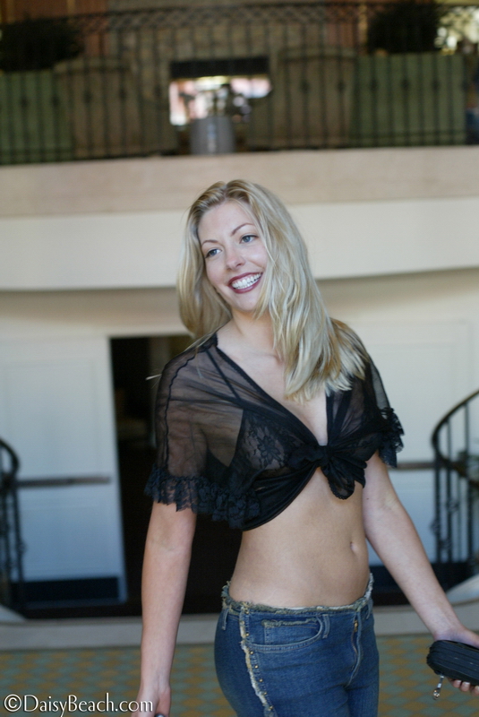 Lobby Lovely &raquo; Daisy Beach Free Nude Pictures