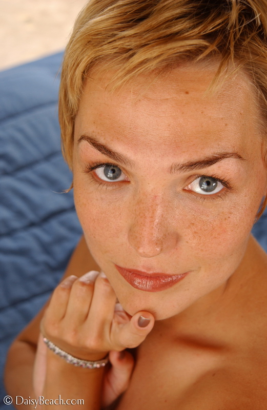Pert And Tumble &raquo; Lora &raquo; Daisy Beach &raquo; Free Nude Pictures @ Bravo Erotica Free Nude Pictures