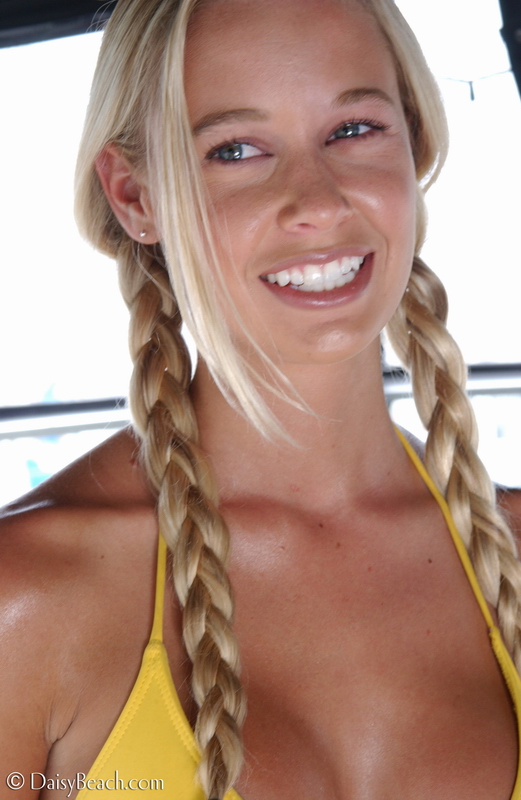 Banana Bikini &raquo; Daisy Beach Free Nude Pictures