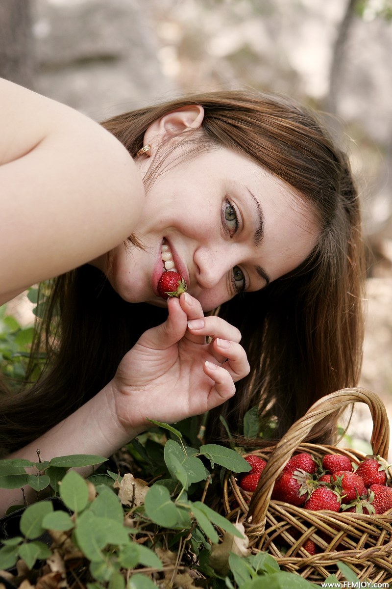 Taste Fo Strawberries » Olena » FEMJOY » Free Nude Pictures @ Bravo Erotica Free Nude Pictures