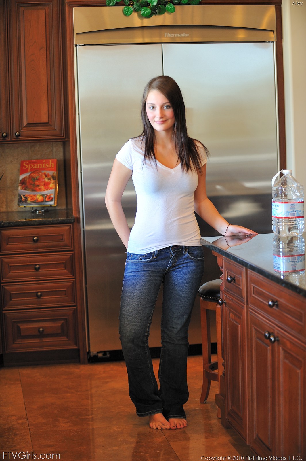 Kitchen Nudes » Alley Ftv Girls » FTV Girls » Free Nude Pictures @ Bravo Erotica Free Nude Pictures