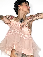 Go to In Pink Dress Free Pictures Gallerie